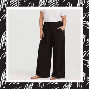 ⭐️ NWOT Wide legged pants, super comfy and cute.